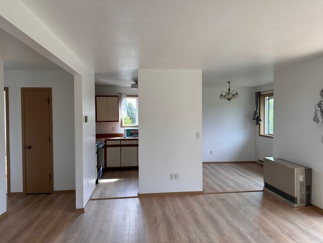 Photo - 895 Linda Ct