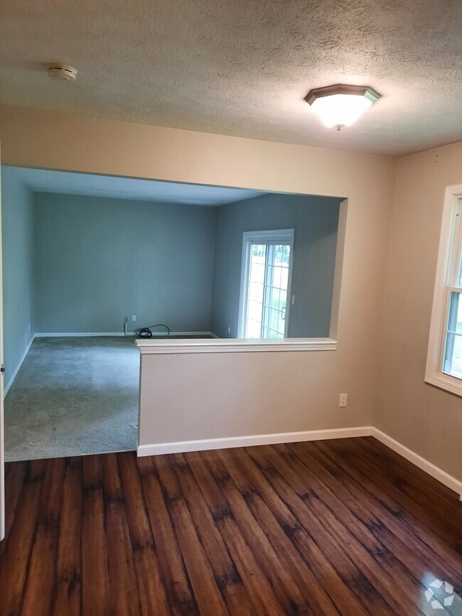 Building Photo - 1502 Amboy Dr Rental