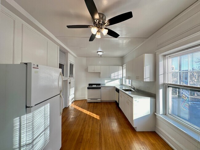 Photo - 2306 W Wilson Ave Unidad 3