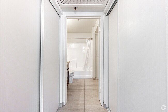 1BR, 1BA -864SF - Storage