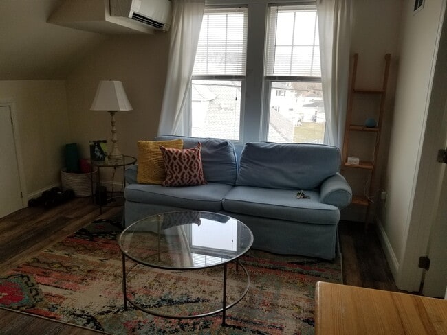 Building Photo - 1 Main St Unit 2