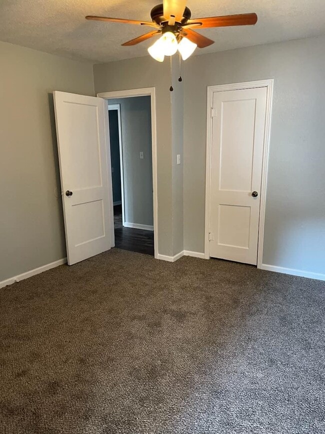 Photo - 708 Maxwell St NW