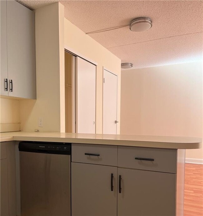 Photo - 2955 Shell Rd Unidad 3J