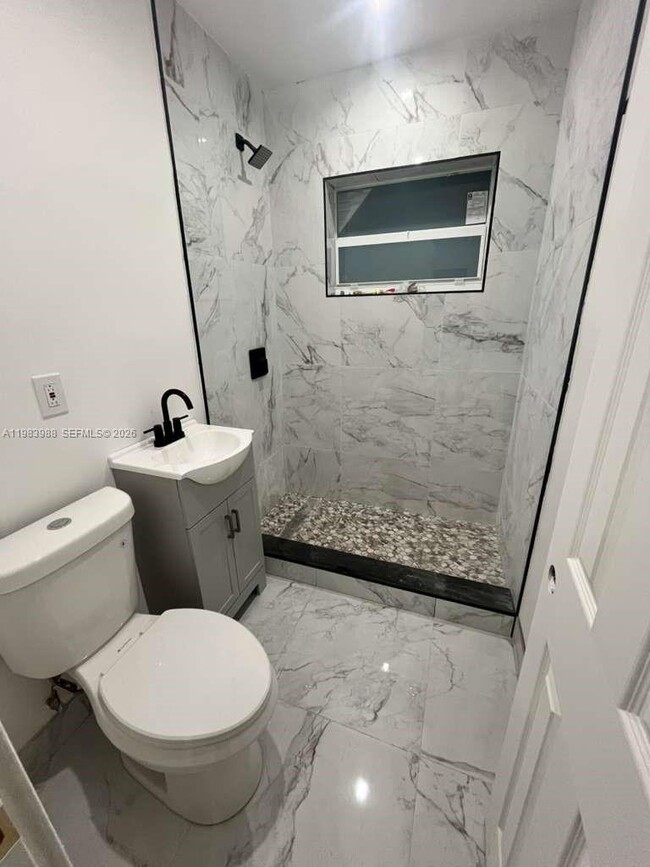 Photo - 1909 Plunkett St Unit 1-4