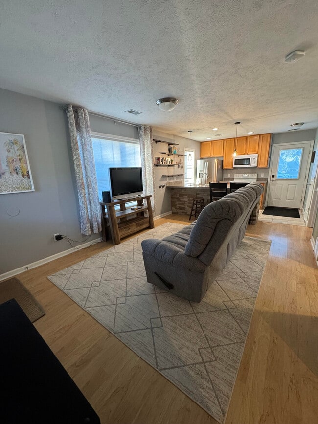 Photo - 1085 Weathervane Pl