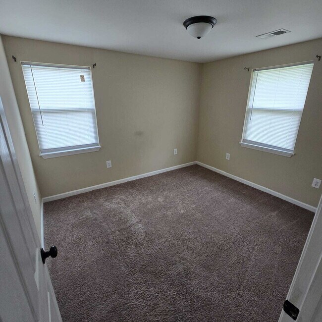 This 2 Bedroom 1 bath home has been recently updated.