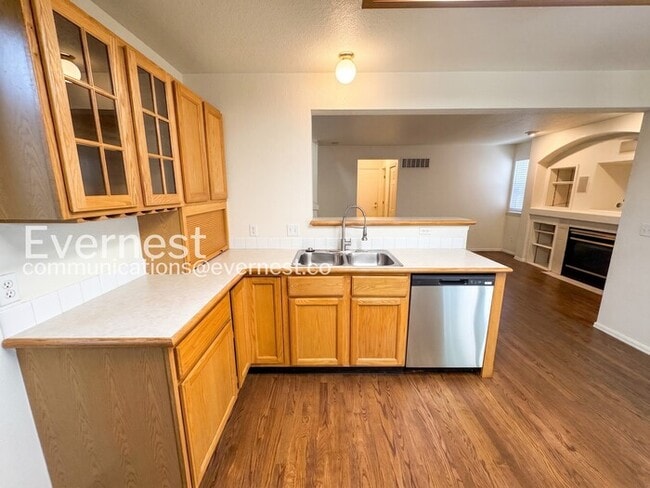 Photo - 4 Bed/2.5 Bath Single family home/Available Now!