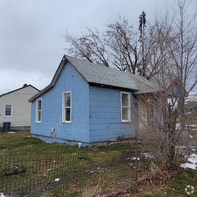 Building Photo - 2 bed 1 bath home