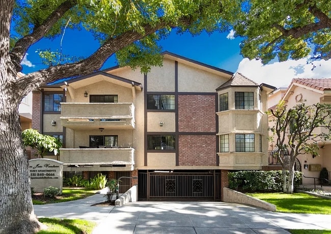 Building Photo - 620 E San Jose Ave Rental