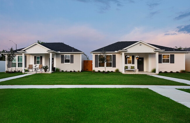 Photo - The Cottage Green Tomball