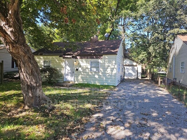 Photo - 726 Ridgeway Ave