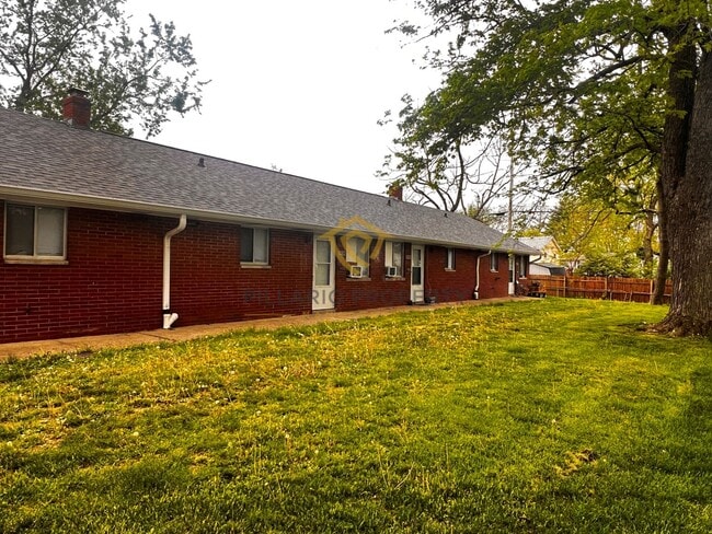 Photo - Renovated 1 Bedroom at Campbell Apartments Near Downtown Available Now! Unit 1426
