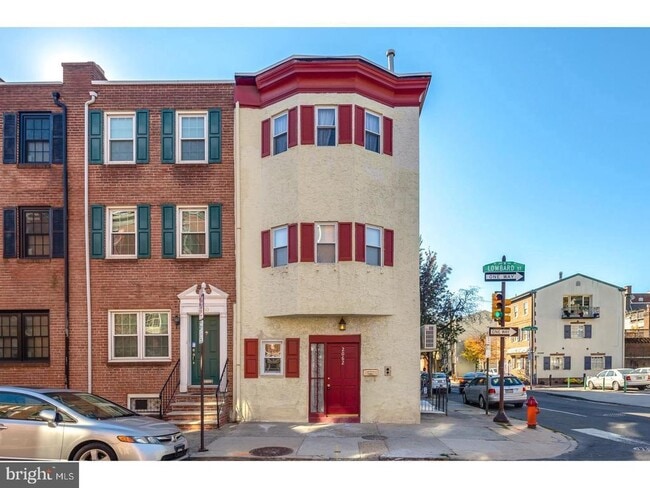 Building Photo - 2062 Lombard St Unit 2 Rental