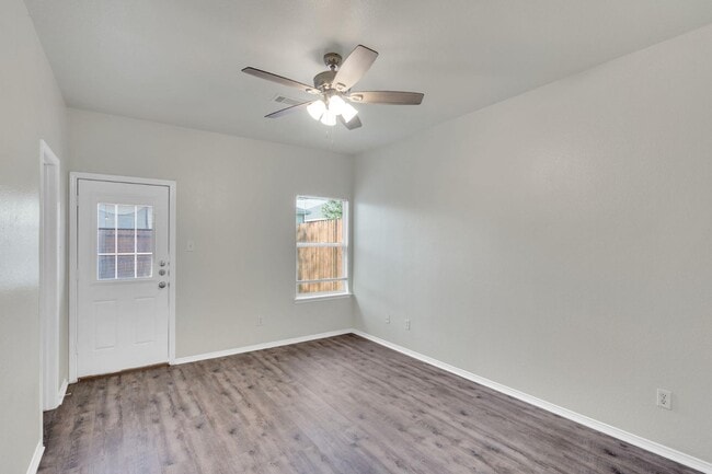Photo - 990 Sierra Vista Ct