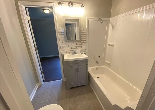 Photo - 2624 E 17th St