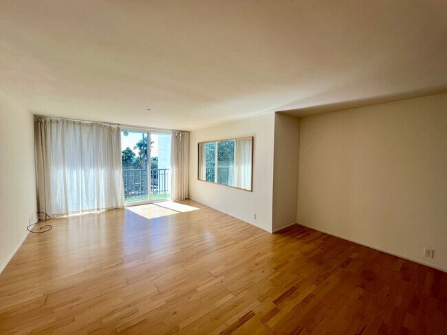 Photo - 2 Bed / 2 Bath Condo with Panoramic Ocean ... Unit 303