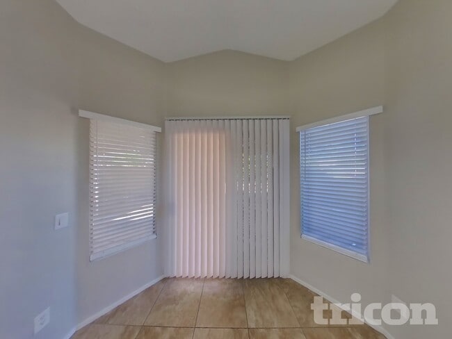 Photo - 11049 Zampino St