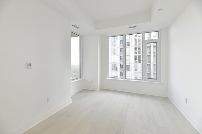 Photo - 11 Yorkville Ave Unit 4604