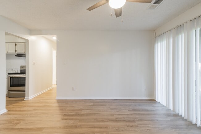 Photo - 2539 Stockbridge Dr