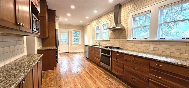 Photo - 1067 Lanier Blvd NE