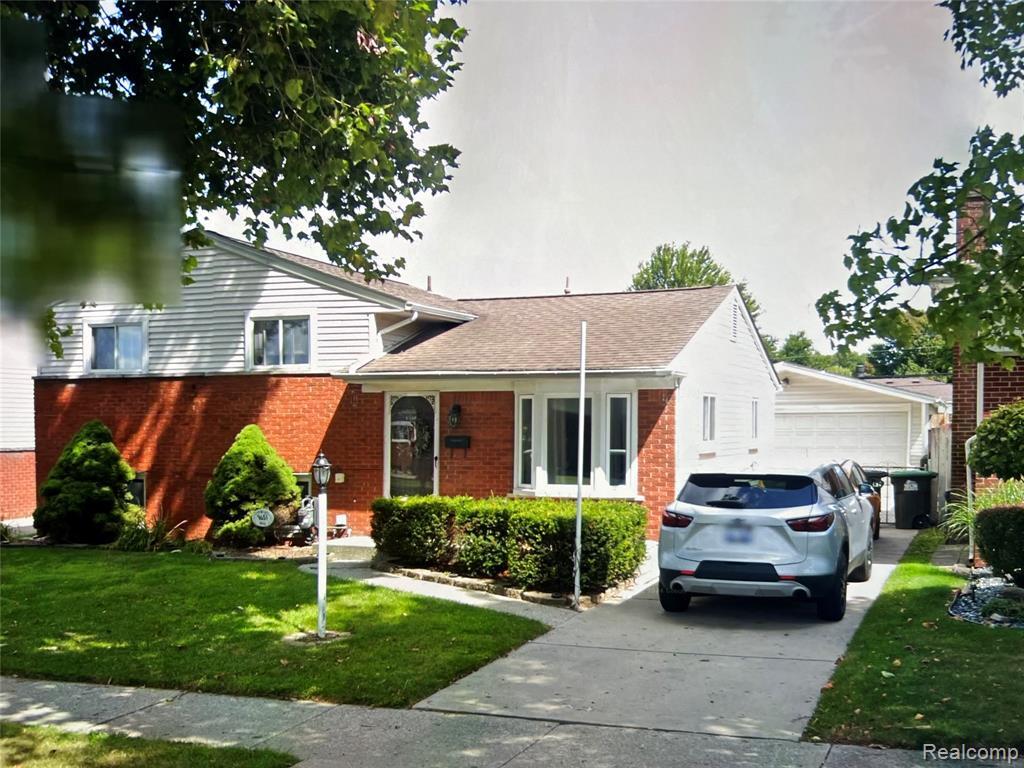 Photo - 9651 Blaty St