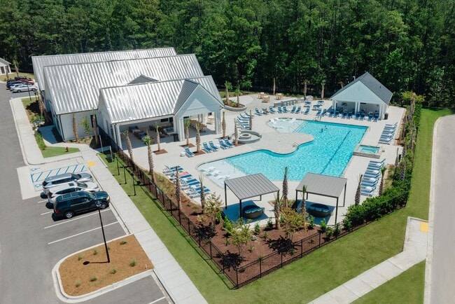 Photo - 331 Pickwick Dr