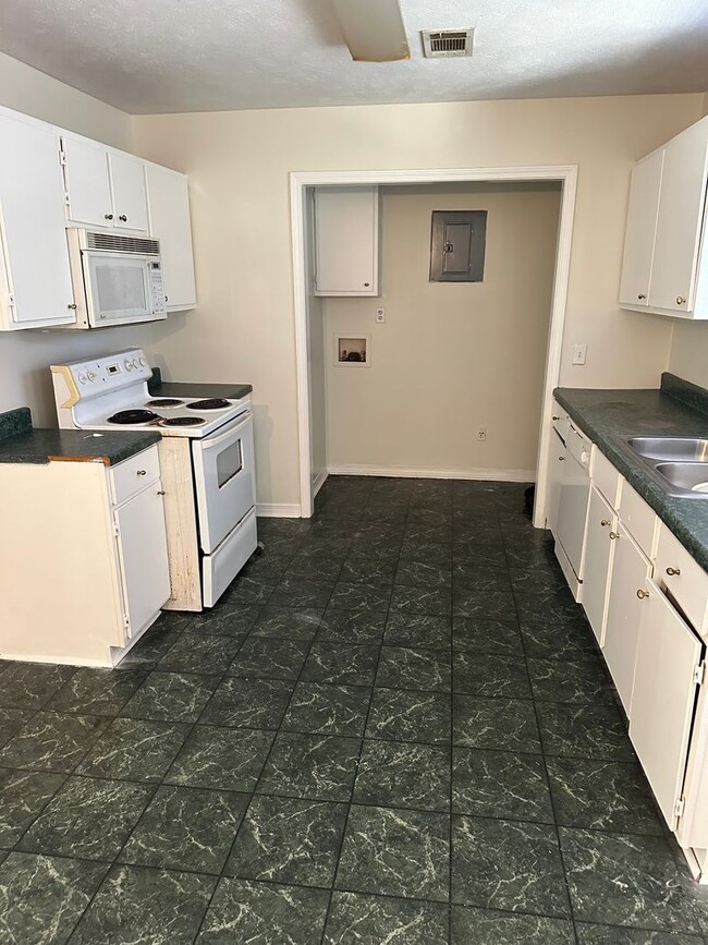 Photo - 114 Kadens Kove