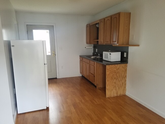 Photo - 557 W Church St