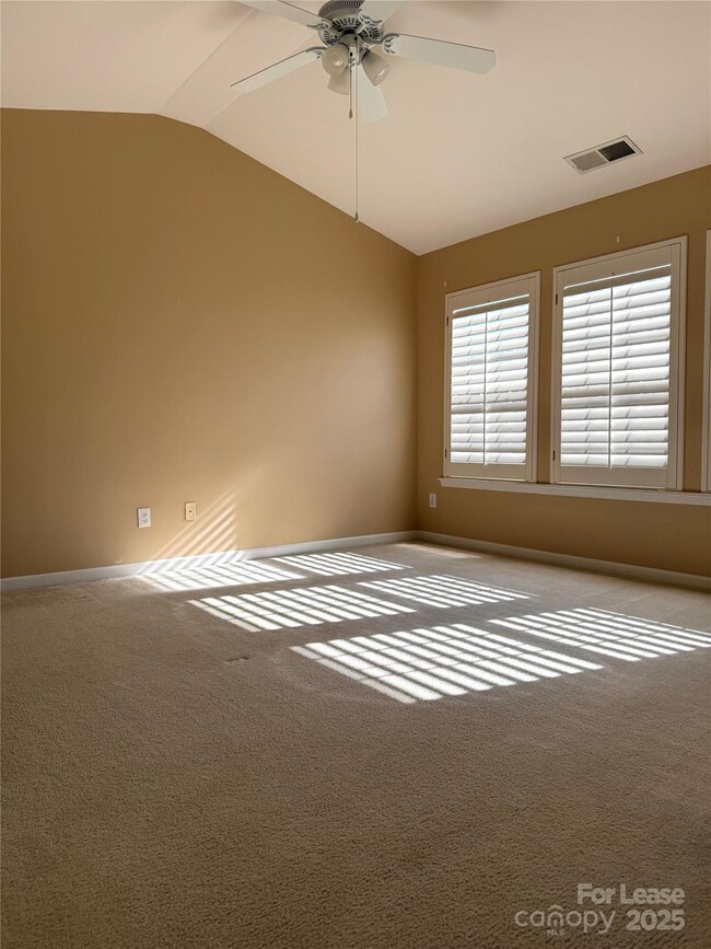 Photo - 8005 Flanders St