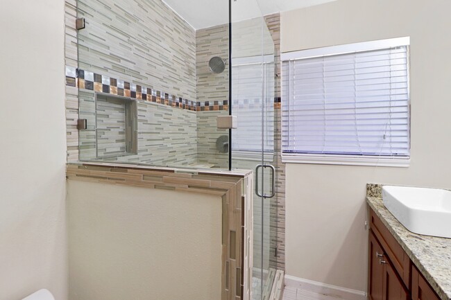 Building Photo - 5554 Beechnut St