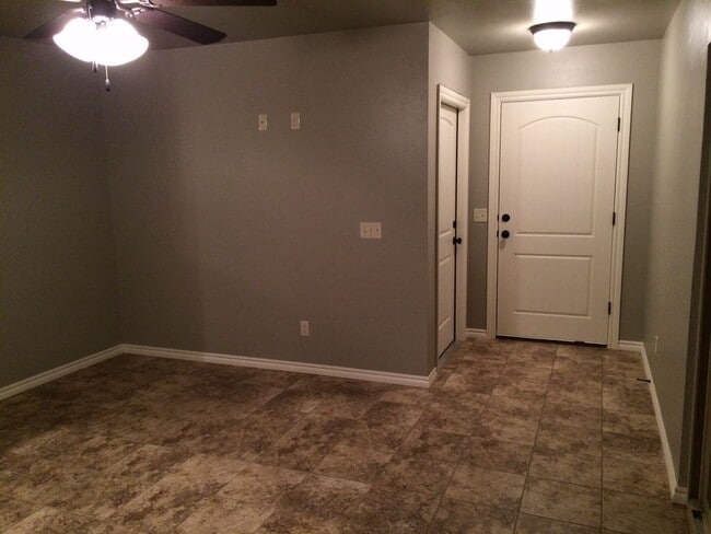 Photo - 209 Ashley Dr