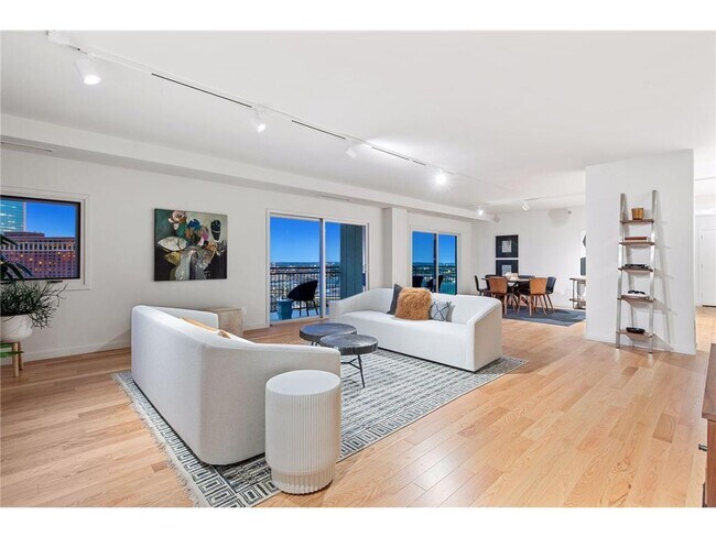 Photo - 1225 La Salle Ave Unit 2301