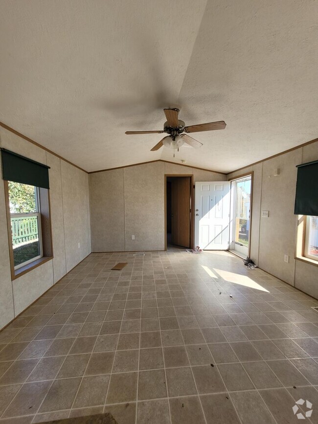 Building Photo - 2 bedroom 1 bathroom Mobile Home Lot rent ...