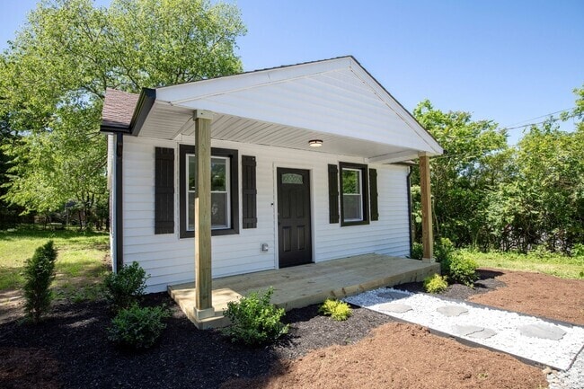 Building Photo - 2 Bedroom Madison Cutie Rental