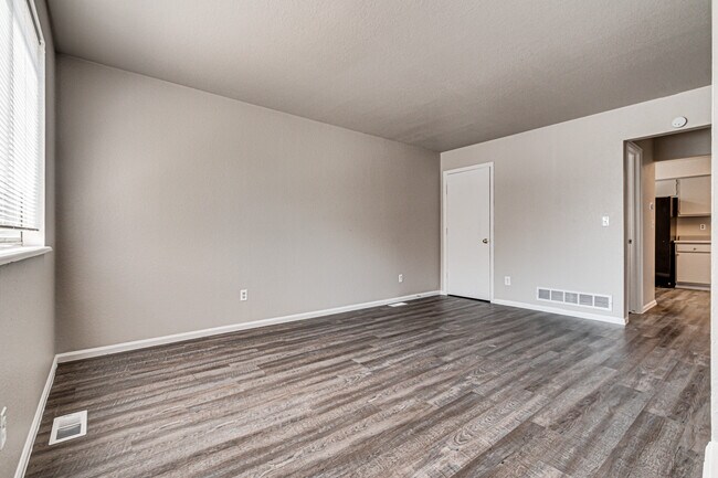 Photo - 7550 Bannock St