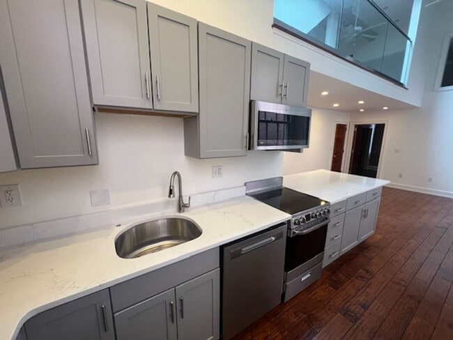 Building Photo - 125 Washington St Unit Apt #203