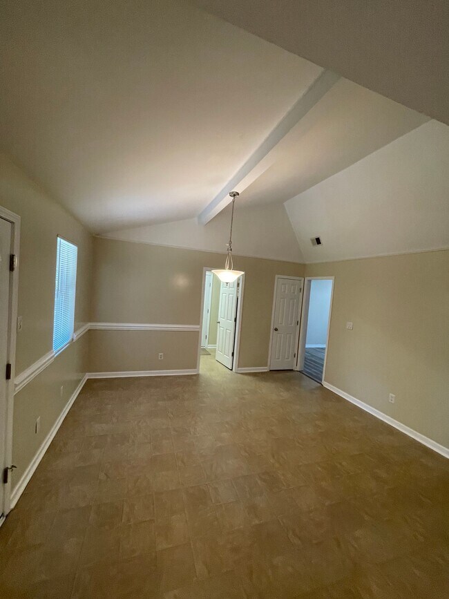 Photo - 2302 Woodsman Dr