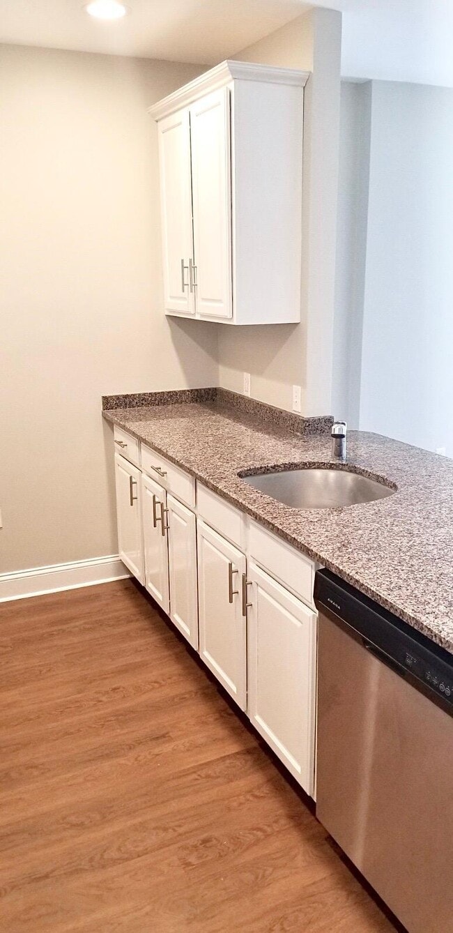 Photo - 1522 VFW Pky Unidad 504