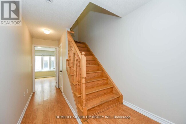 Photo - 7 Miami Grove