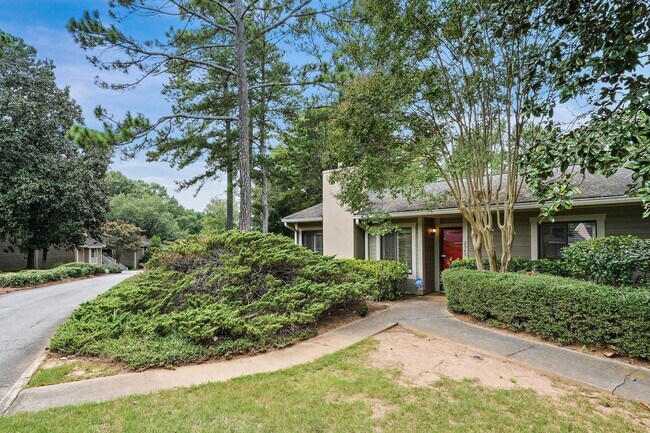 Photo - 2949 Torreya Way SE