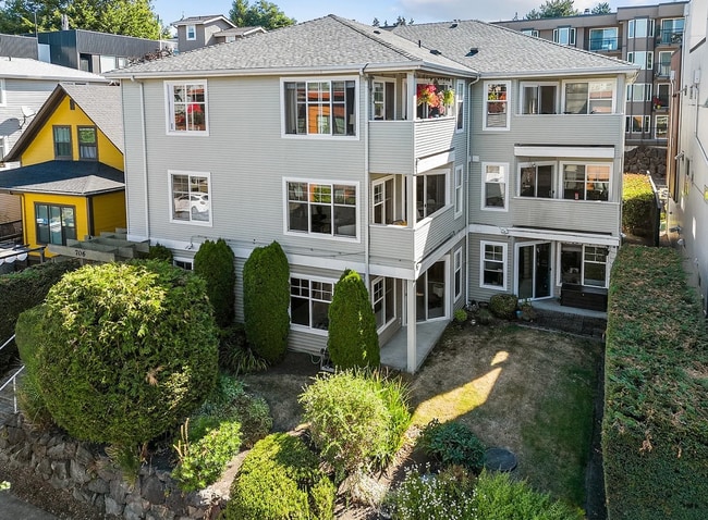 Building Photo - Capitol Hill Condominium