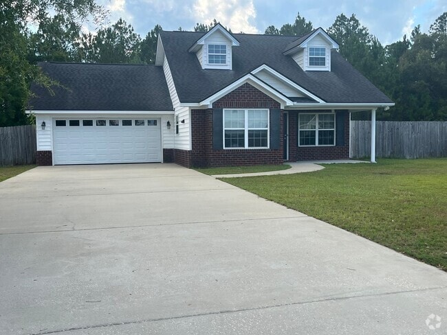 Building Photo - FOR RENT 3 Bed 2 bath Pet friendly home