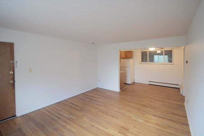 600 Allenby Ave Unit 4