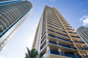 Building Photo - 16275 Collins Ave Unit 2304