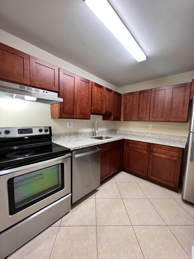 Building Photo - 405 Executive Center Dr Unit 205