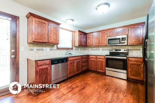 Photo - 16101 Slater Ave