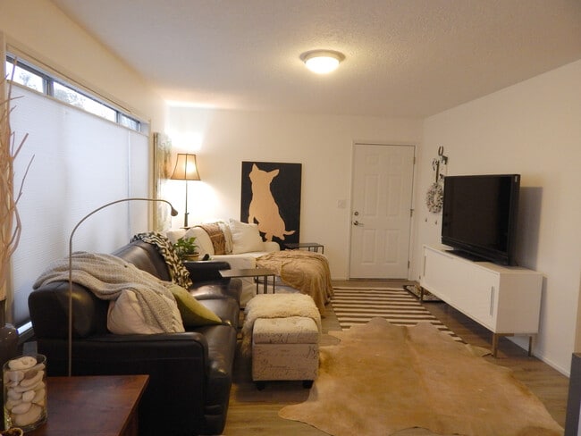 Photo - 4115 SE Raymond St Unit 4115