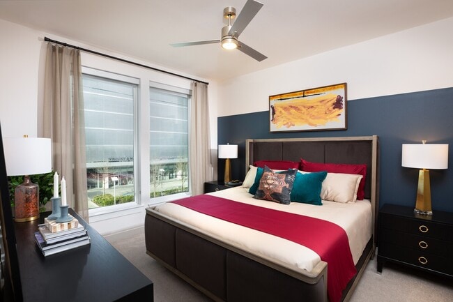 Photo - Galleria Area Gem – Luxury Apt with Top Am... Unit ARO1