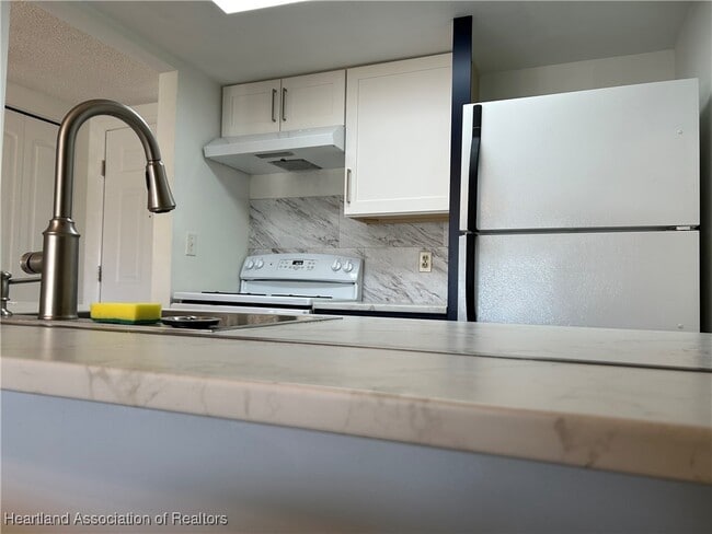 Photo - 2016 Lakeview Dr