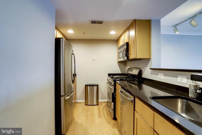 Photo - 2220 Fairfax Dr Unit 601
